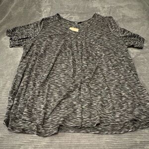 BloomChic Black and White Short Sleeve Top